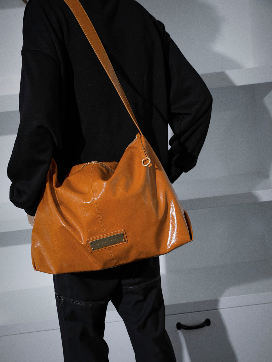 未使用に近い】Alaïa Brown 'Hinge' shoulder bag LEATHER SHOULDER